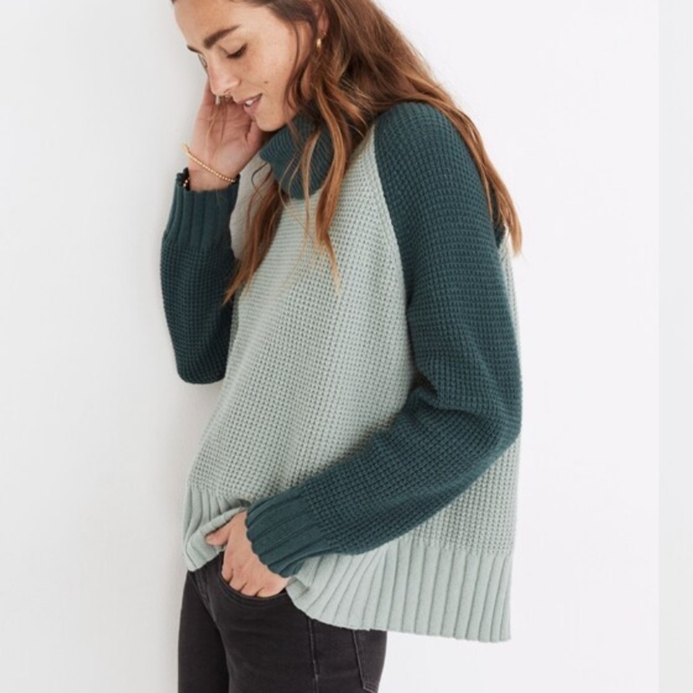 Madewell Eastbrook Turtleneck Cross-Back Sweaterโ in Cotton-Merino Yarn